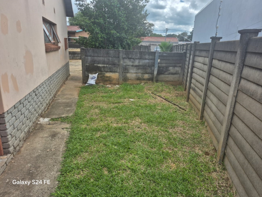 6 Bedroom Property for Sale in Rustenburg North North West